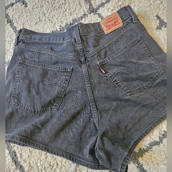 Levi's High Waisted Mom Shorts Size 16 - Picture 1 of 5